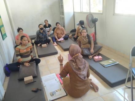 KELAS IBU HAMIL DAN PROGRAM PMT (PEMBERIAN MAKANAN TAMBAHAN)